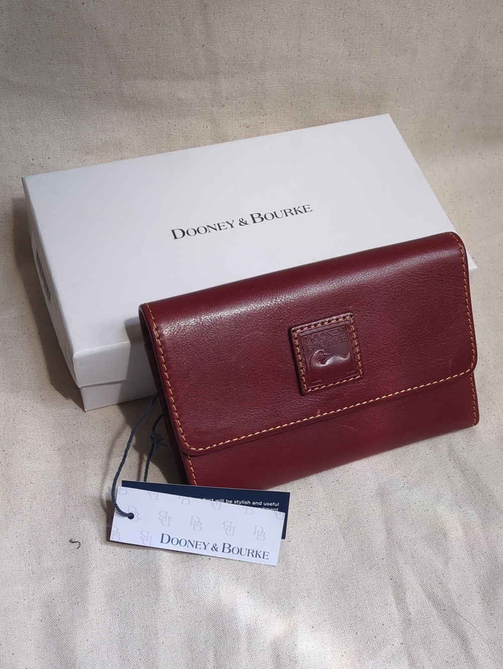 Dooney & Bourke Bourdeaux Florentine Leather Card Holder Medium Wallet ✨New!!